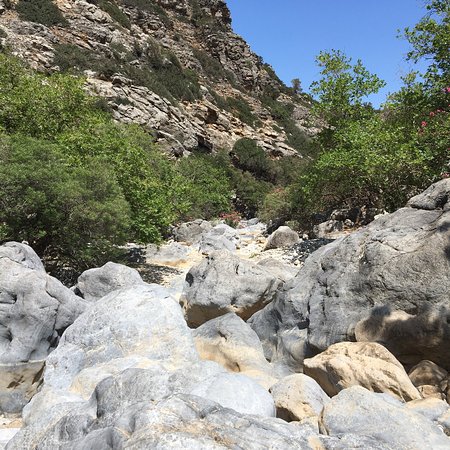 Private Aposelemis Gorge hiking tour in Crete with Eye Travel